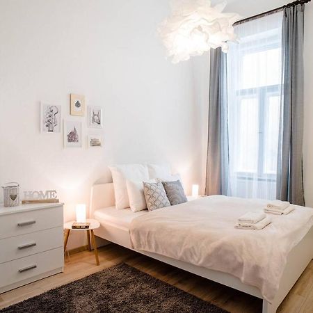 Comfy, Renewed 3 Bedroom Apt In Center Budapeşte Dış mekan fotoğraf