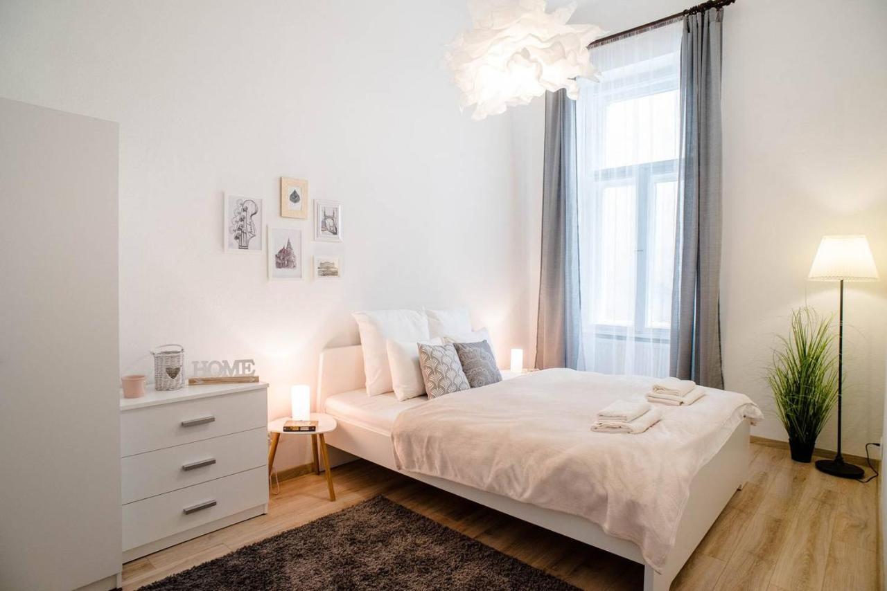 Comfy, Renewed 3 Bedroom Apt In Center Budapeşte Dış mekan fotoğraf
